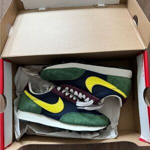Nike Daybreak Obsidian Dynamic Yellow Green and Yellow Sneakers
